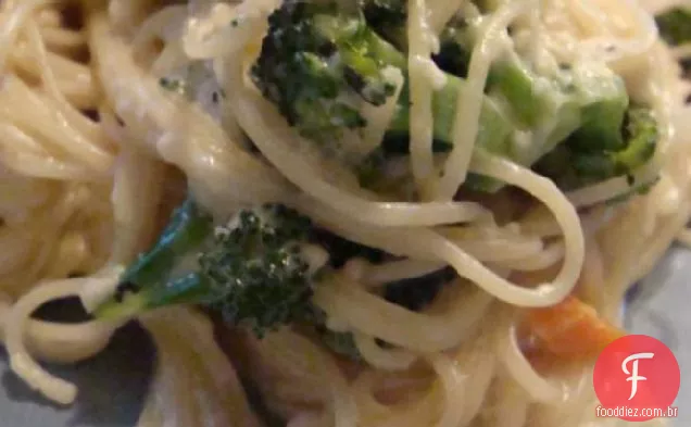 Macarrão De Cabelo De Anjo Com Frango Herbed