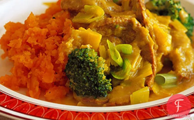 Rendang de carne com brócolis