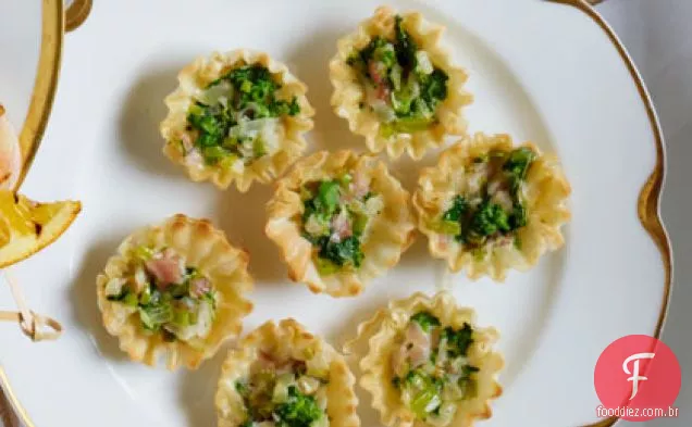 Tortinhas de alho-poró e brócolis com Pancetta