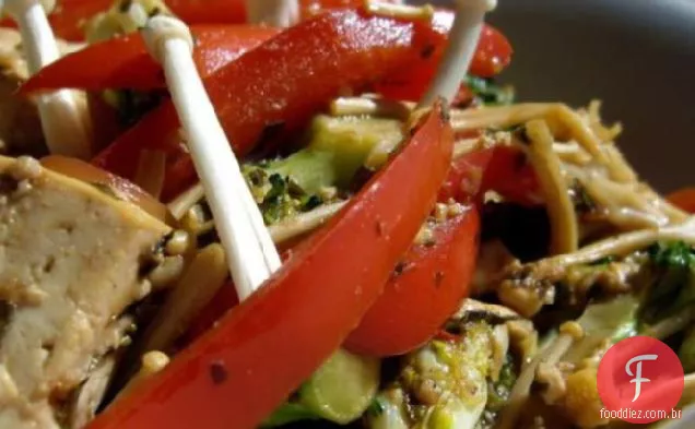 Chá verde e Tamarindo-Tofu marinado com legumes