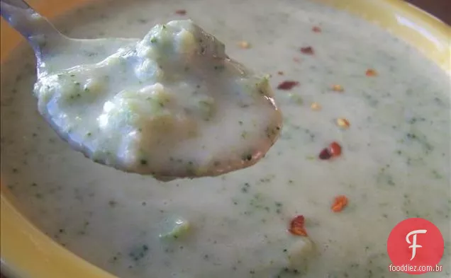 Caçarola de brócolis de frango em camadas (sem sopa enlatada)