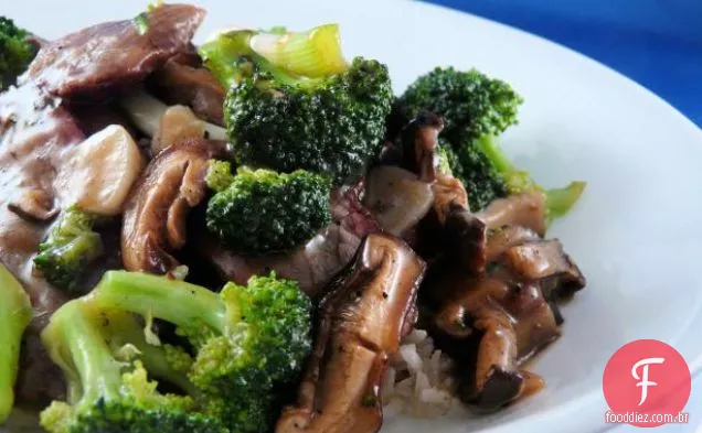 Frigideira Ziti Com Frango E Brócolis