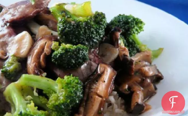Mexa Brócolis Frito Com Carne
