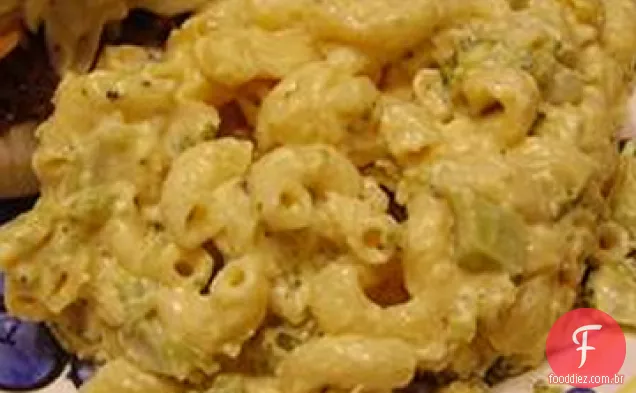 Macarrão fogão lento e queijo com brócolis