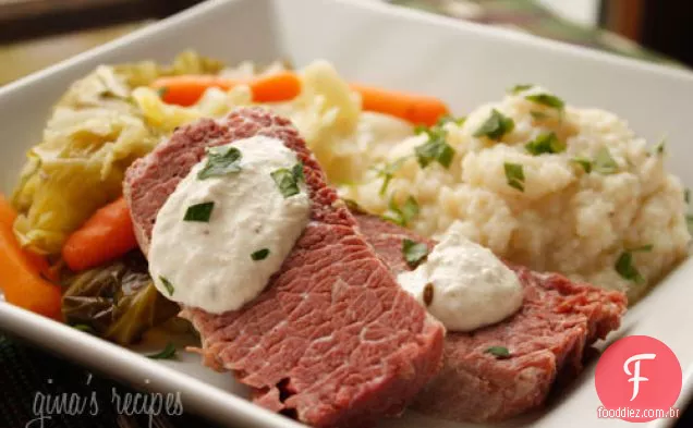 Carne Enlatada E Repolho Com Creme De Rábano