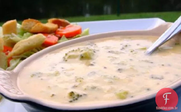 Sopa De Brócolis E Cheddar