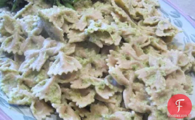 Macarrão Com Saboroso Molho De Brócolis