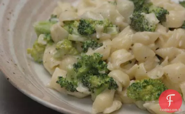 Macarrão Com Brócolis