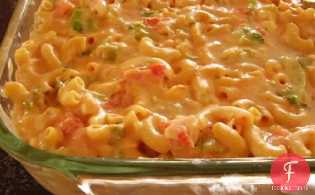 Macarrão festivo e queijo