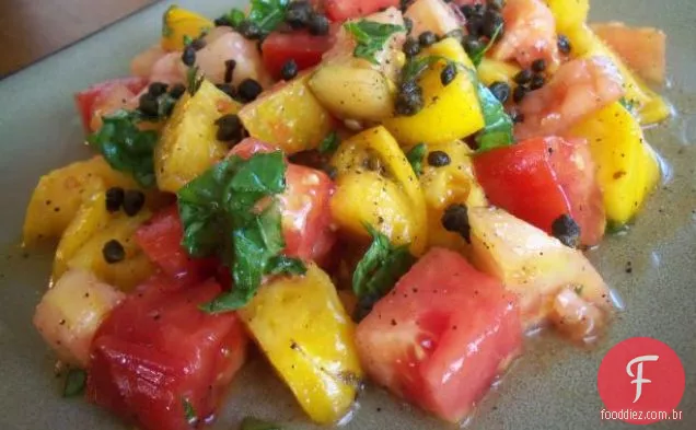 Salada De Tomate Da Herança Com Alcaparras Crocantes