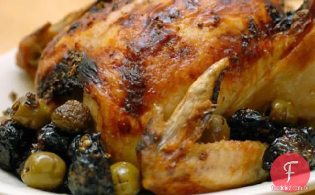 Frango assado com azeitonas e ameixas (frango Marbella)