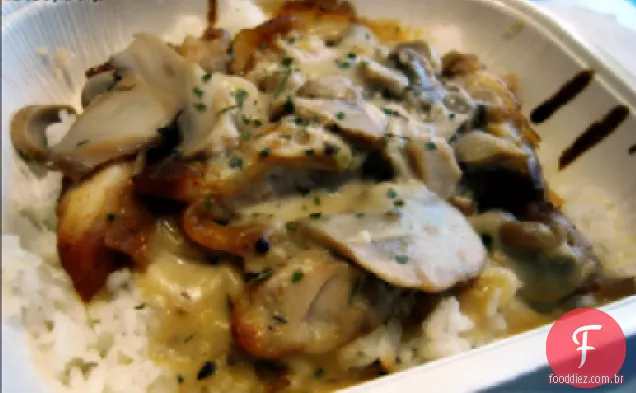 Frango Assado Com Limão,cebolinha, cogumelos e alcaparras
