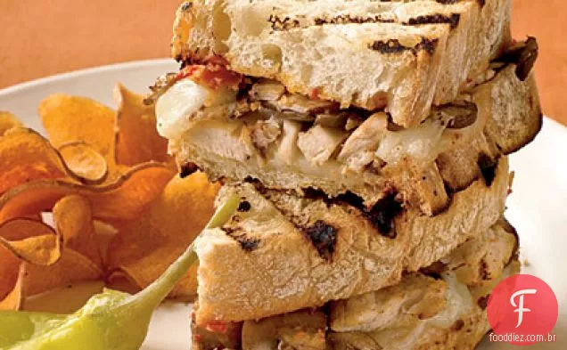 Frango e cogumelos Panini