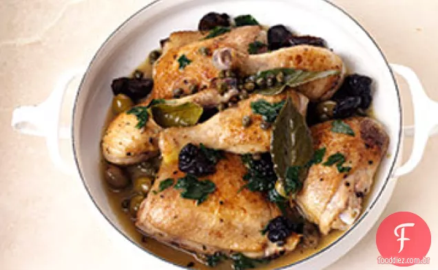 Frango assado com ameixas, azeitonas e alcaparras Receita