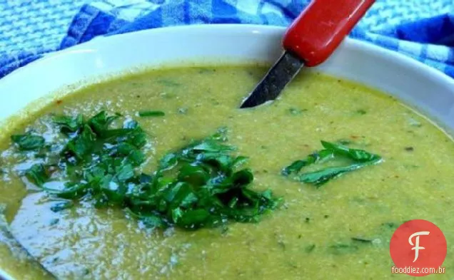 Sopa de couve-flor leve e saudável