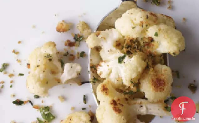 Couve-flor assada com pão ralado