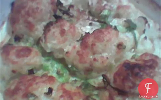 Couve-flor assada e batatas com limão e queijo Feta