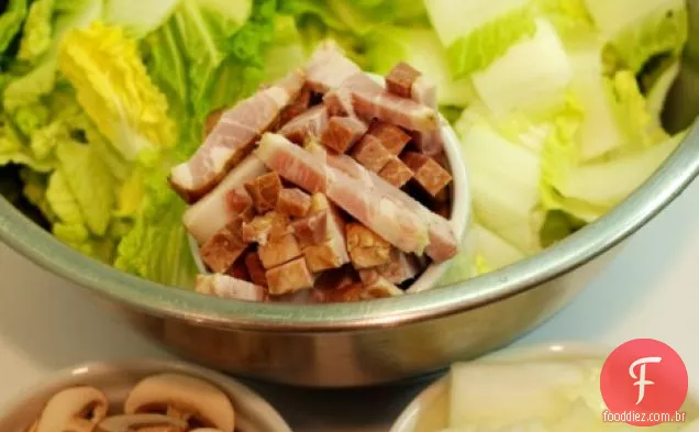 Mexa O Repolho Napa Frito Com Cogumelos E Bacon
