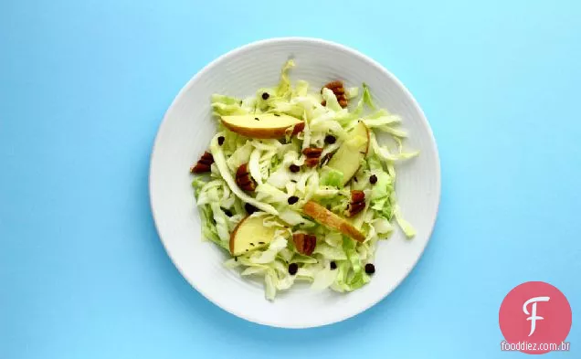 Salada De Repolho Com Maçã E Cominho