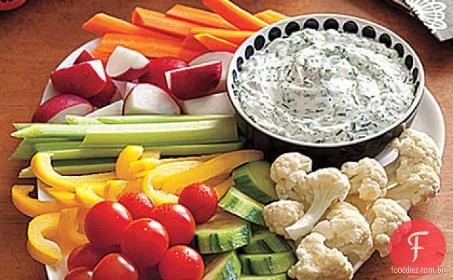 Leitelho-molho de ervas com Crudités