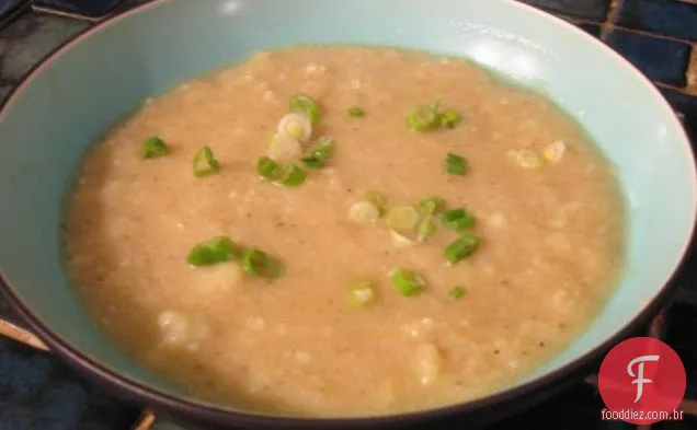 Sopa De Couve-Flor De Queijo Com Castanha De Caju Assada
