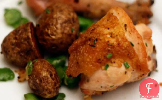 Jantar esta noite: Caçarola De Frango com cogumelos, feijão Fava e batatas de Primavera