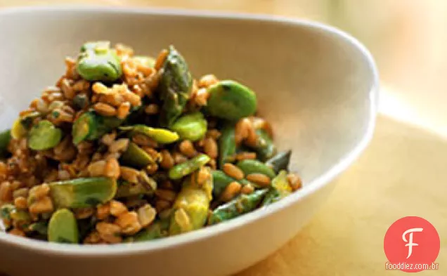 Risoto Farro com espargos e receita de feijão Fava