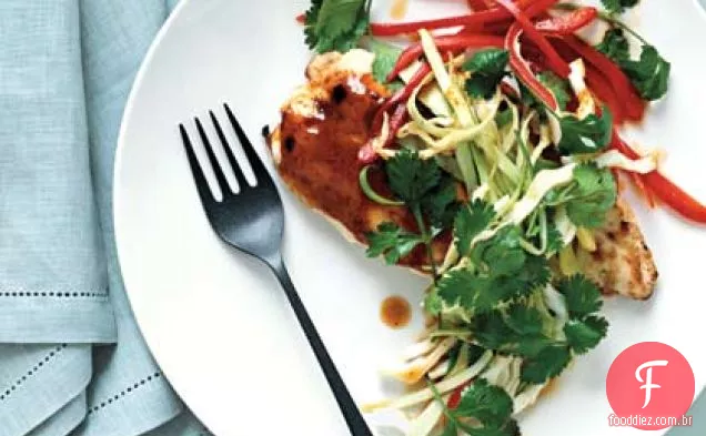 Hoisin-frango envidraçado com repolho Slaw