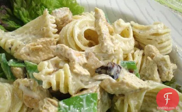 Salada De Macarrão De Frango