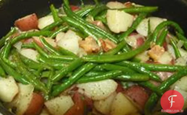 Feijão verde estilo Country com batatas vermelhas