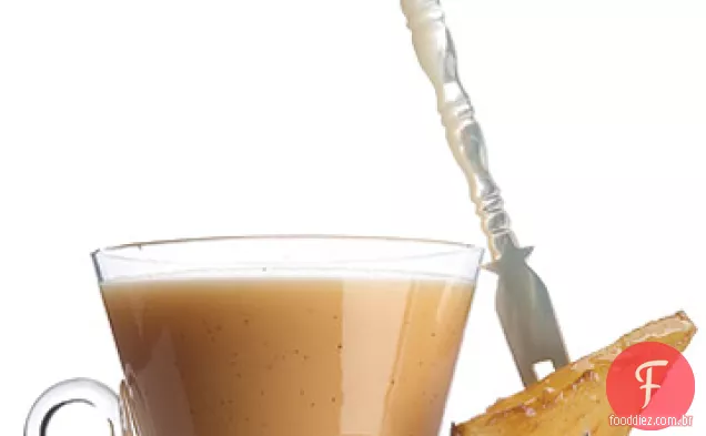 Rum Com Manteiga Quente De Abacaxi Torrado