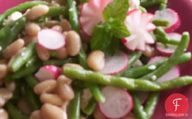 Salada de espargos, feijão e Feta