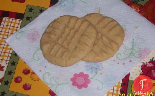 Os melhores (e um dos mais fáceis) biscoitos de manteiga de amendoim! (Beijo