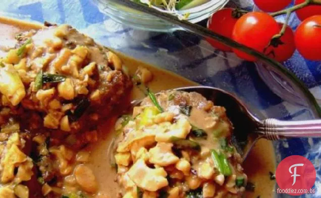 Rissóis De Carne Com Molho Tailandês