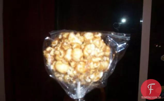 Bolas Da Pipoca Da Manteiga De Amendoim