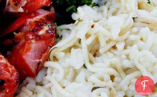 Arroz e aletria (arroz-a-Roni)