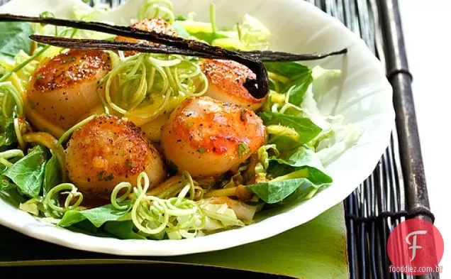 Salada De Vieira Com Molho De Pimenta De Baunilha Doce