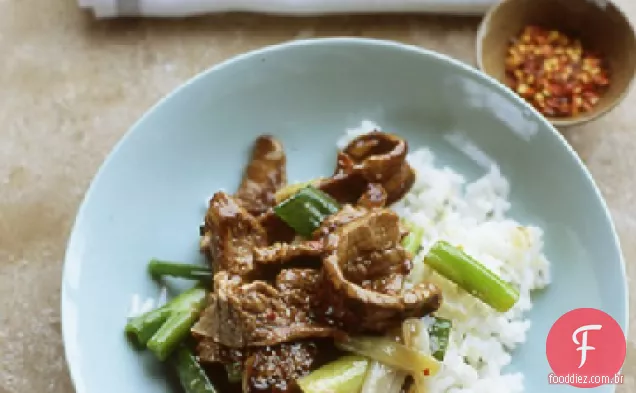 Carne e cebolinha refogados