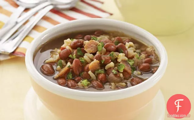 Feijão vermelho jamaicano e sopa de arroz