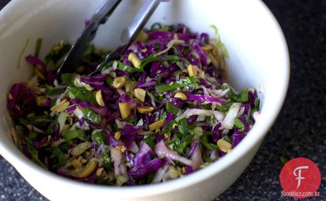 Salada De Repolho E Limão Com Amendoim Torrado
