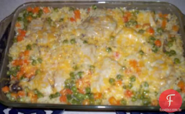 Caçarola de frango e arroz com queijo