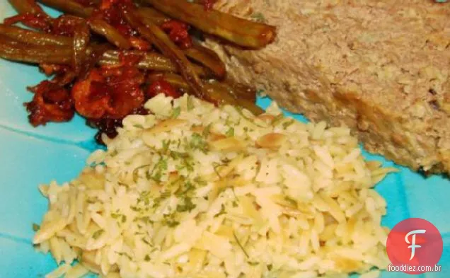 Kritharaki Me Rize (Grego Orzo e arroz Pilaf)