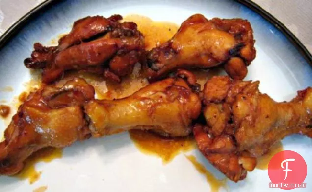 Asas de frango em molho de churrasco de mel