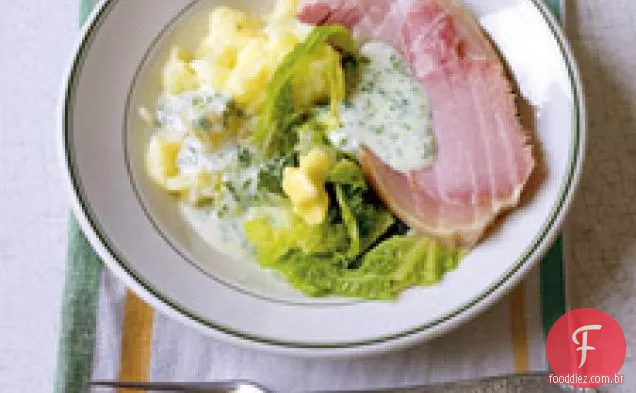 Bacon Irlandês Tradicional, Repolho E Molho De Salsa