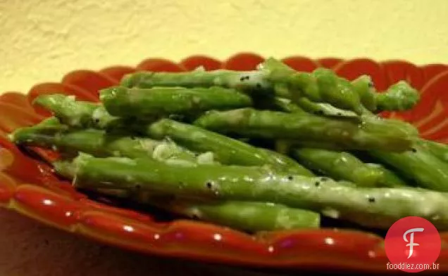 Espargos Refrigerados Com Molho De Alho Limão