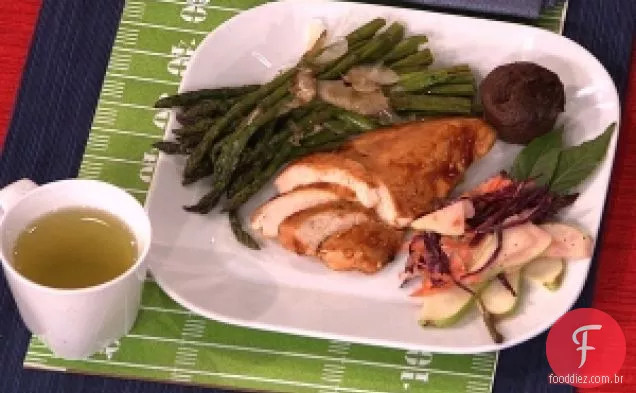 Frango para churrasco da Nfc com repolho e pêra Slaw