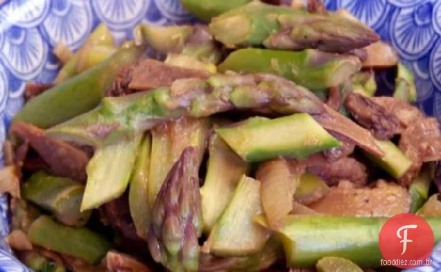 Espargos Salteados Com Cogumelos Shiitake