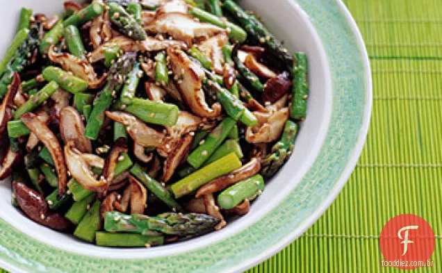 Espargos e Shiitake salteados