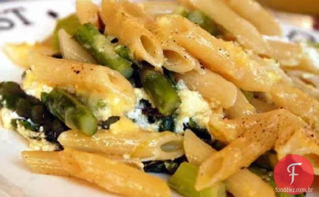 Massa assada com aspargos (massa al Forno con Asparagi)