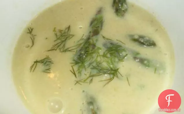 Sopa Cremosa De Aspargos Com Erva-Doce